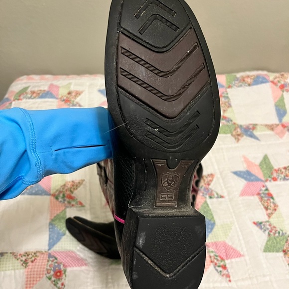COPY - Women’s Ariat boots - Picture 3 of 4
